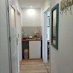 I Mak Проживание в семье Леба